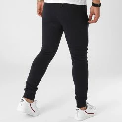 Nouveau 🔥 Pantalon Jogging Rza Poster Bleu Marine de Redskins 👍 -Redskins Soldes redskins 276901 RZA POSTER NAVY 20210803T140601 04