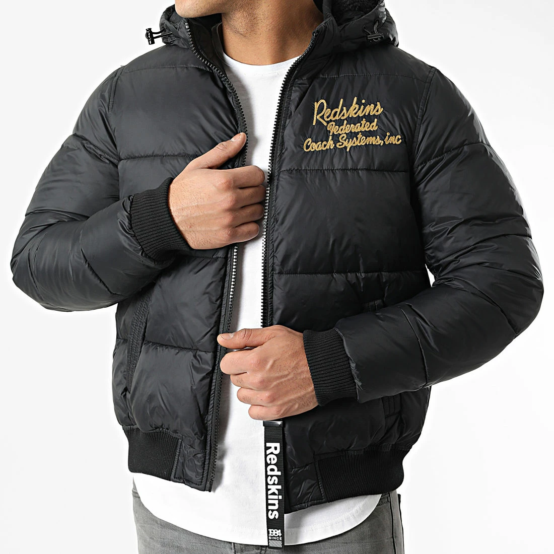 Remise 🔥 Doudoune Capuche Wallas Ford Noir Doré de Redskins 🤩 4 Remise 🔥 Doudoune Capuche Wallas Ford Noir Doré de Redskins 🤩 – Image 2