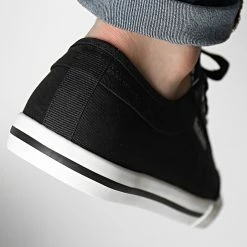 Vente flash 🤩 Baskets Ureni ZT29102 Noir de Redskins 🔥 -Redskins Soldes redskins 301418 ZT29102 NOIR 20220210T144221 04