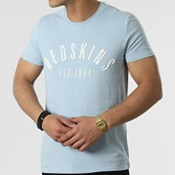 Acheter 🧨 Tee 👕 Shirt Malcom Calder Bleu Clair de Redskins ✔️ -Redskins Soldes redskins 310721 MALCOM CALDER SKYBLUE 20220328T161431 03