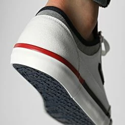 Offres ⌛ Baskets Genial 212 MO2218C Blanc Gris de Redskins ✔️ -Redskins Soldes redskins 319938 MO2218C BLANC GRIS 20220519T153124 04