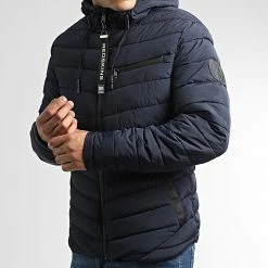 Meilleur prix 😍 Doudoune Capuche Harper Lutetia Bleu Marine de Redskins 😉