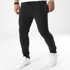Le moins cher 🌟 Pantalon Jogging Nigel Smash Noir de Redskins 🔔