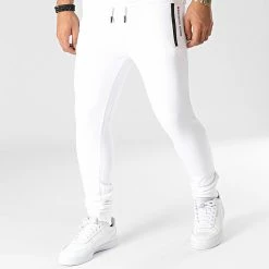 Grosses soldes 🧨 Pantalon Jogging Nigel Smash Blanc de Redskins 😉